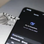 DEEPSEEK: o que é, como usar e TUDO que você precisa saber sobre a IA CHINESA Deepseek R1 vs ChatGPT